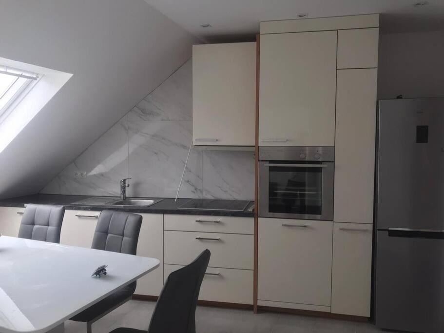 B01 Apartment Between Cologne & Bonn With Nature Access Troisdorf Bagian luar foto